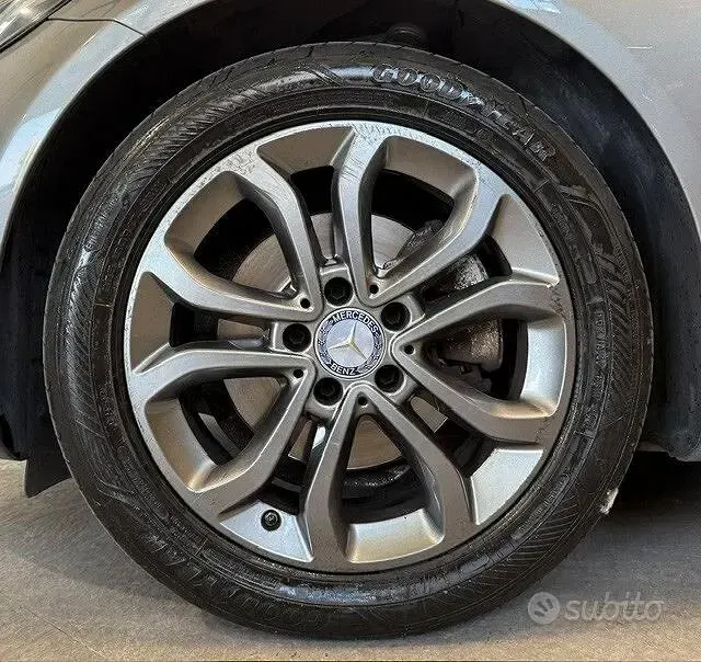 Usata Mercedes C220 170 CV (125 kW) 2015 Grigio Berlina