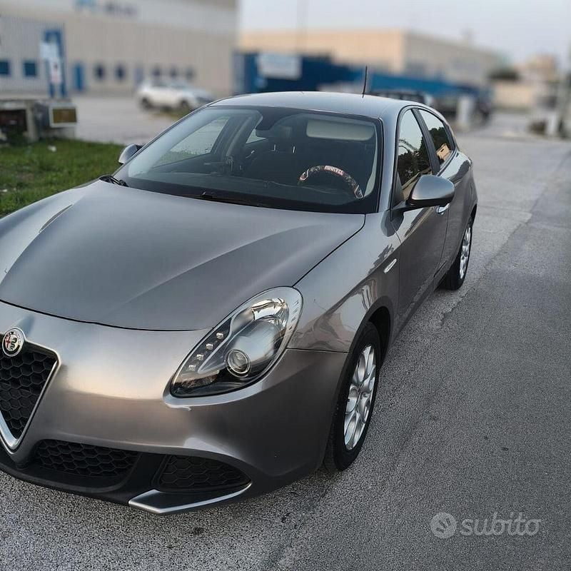 Usata Alfa Romeo Giulietta 120 CV (88 kW) 2017 Grigio Utilitaria