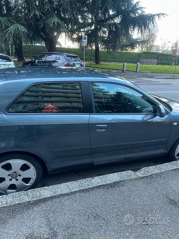 Usata Audi A3 102 CV (75 kW) 2004 Grigio Utilitaria
