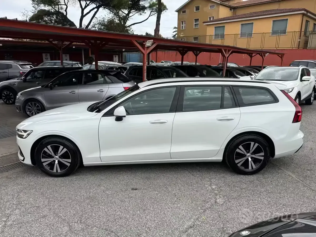 Usata Volvo V60 Business Edition 150 CV (110 kW) 2020 Bianco Station wagon