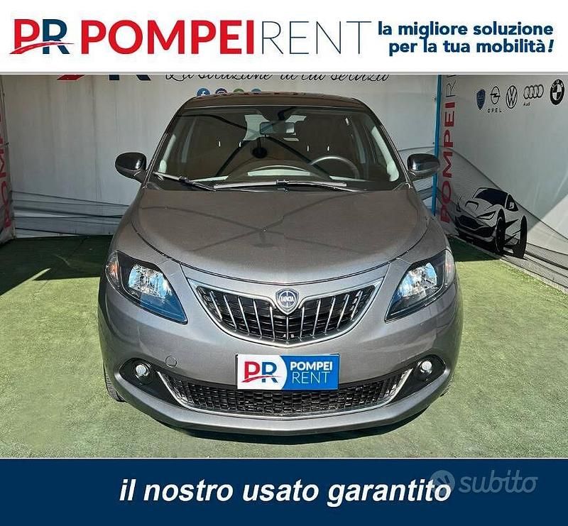 Usata Lancia Ypsilon Gold 70 CV (51 kW) 2022 Grigio Utilitaria