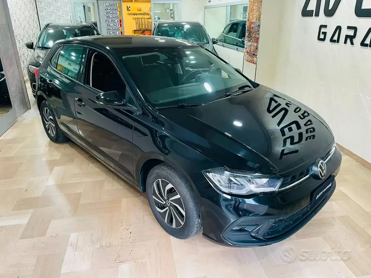Usata VW Polo Style 95 CV (69 kW) 2024 Nero Utilitaria