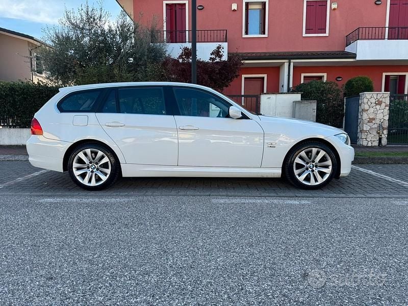 Usata BMW 330 245 CV (180 kW) 2012 Bianco Station wagon