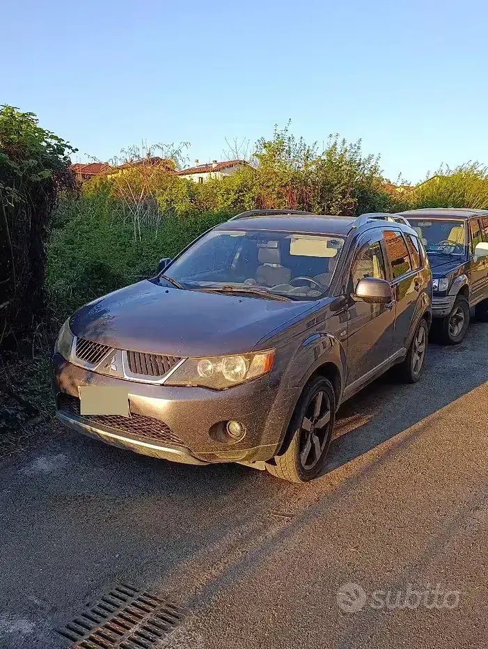 Usata Mitsubishi Outlander 156 CV (114 kW) 2008 Grigio SUV