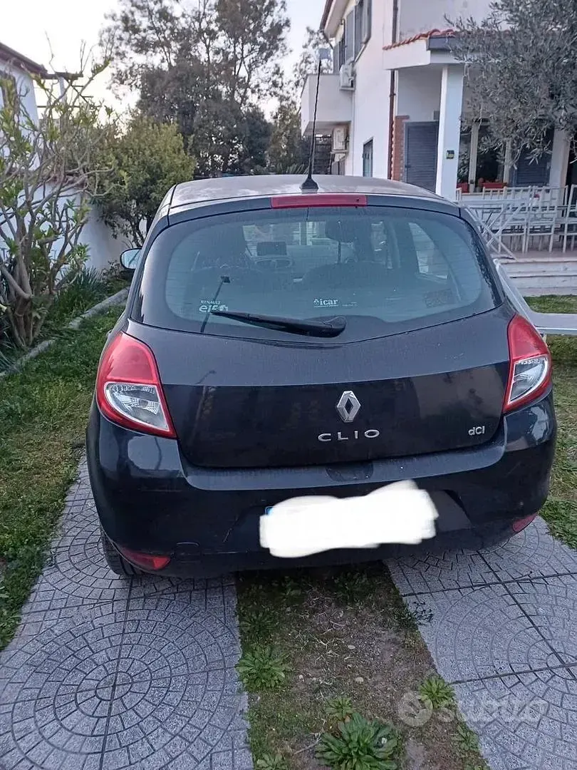 Usata Renault Clio 75 CV (55 kW) 2011 Nero Utilitaria