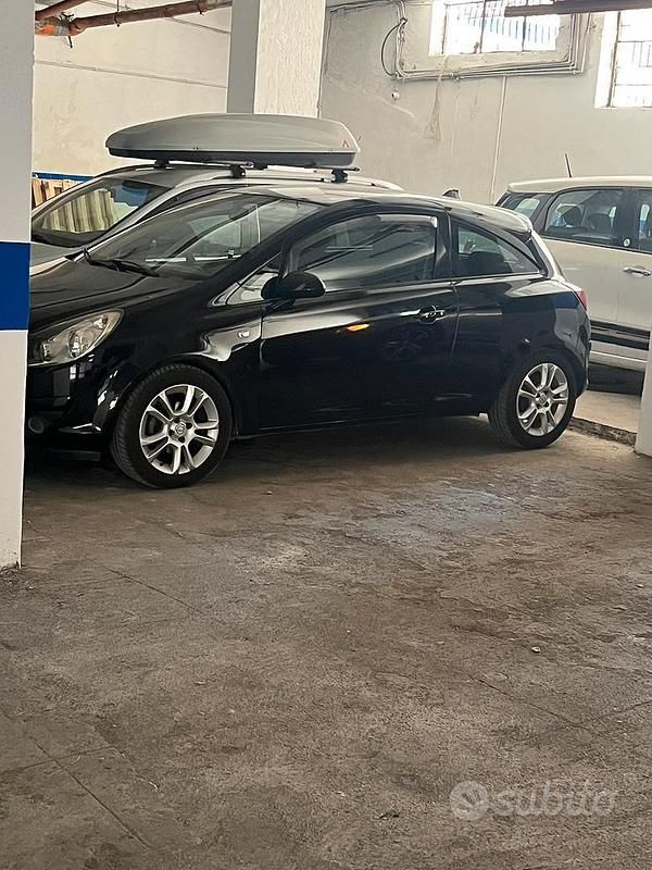 Usata Opel Corsa 75 CV (55 kW) 2008 Nero Berlina