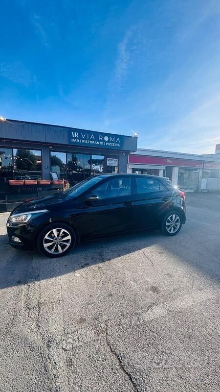 Usata Hyundai i20 78 CV (57 kW) 2015 Nero Utilitaria