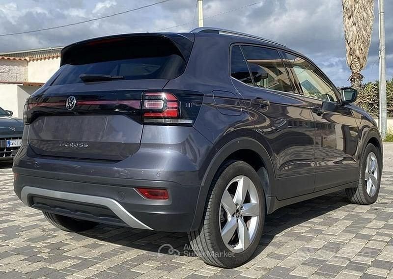 Usata VW T-Cross Advance 110 CV (80 kW) 2022 Grigio SUV