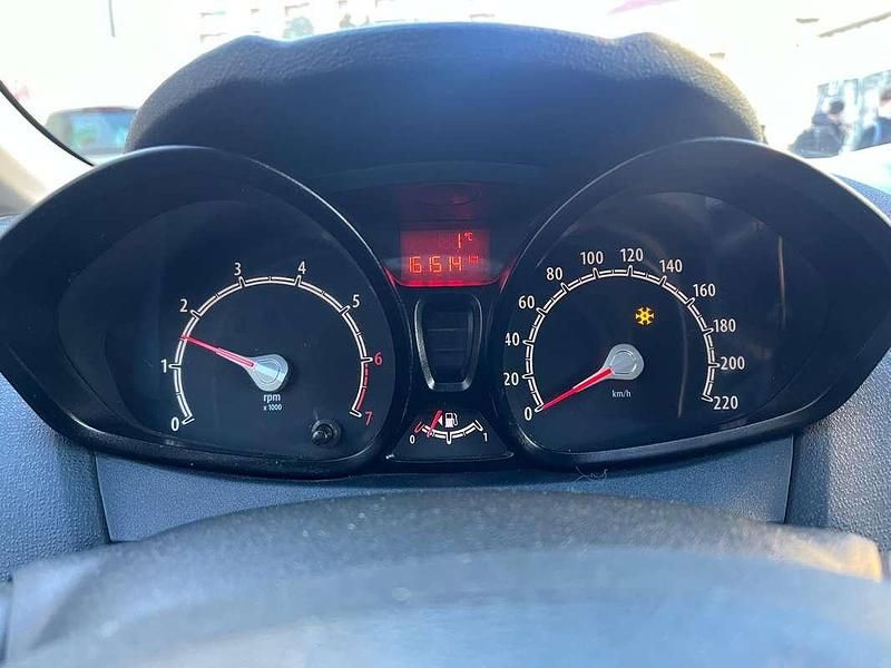 Usata Ford Fiesta 71 CV (52 kW) 2011 Berlina