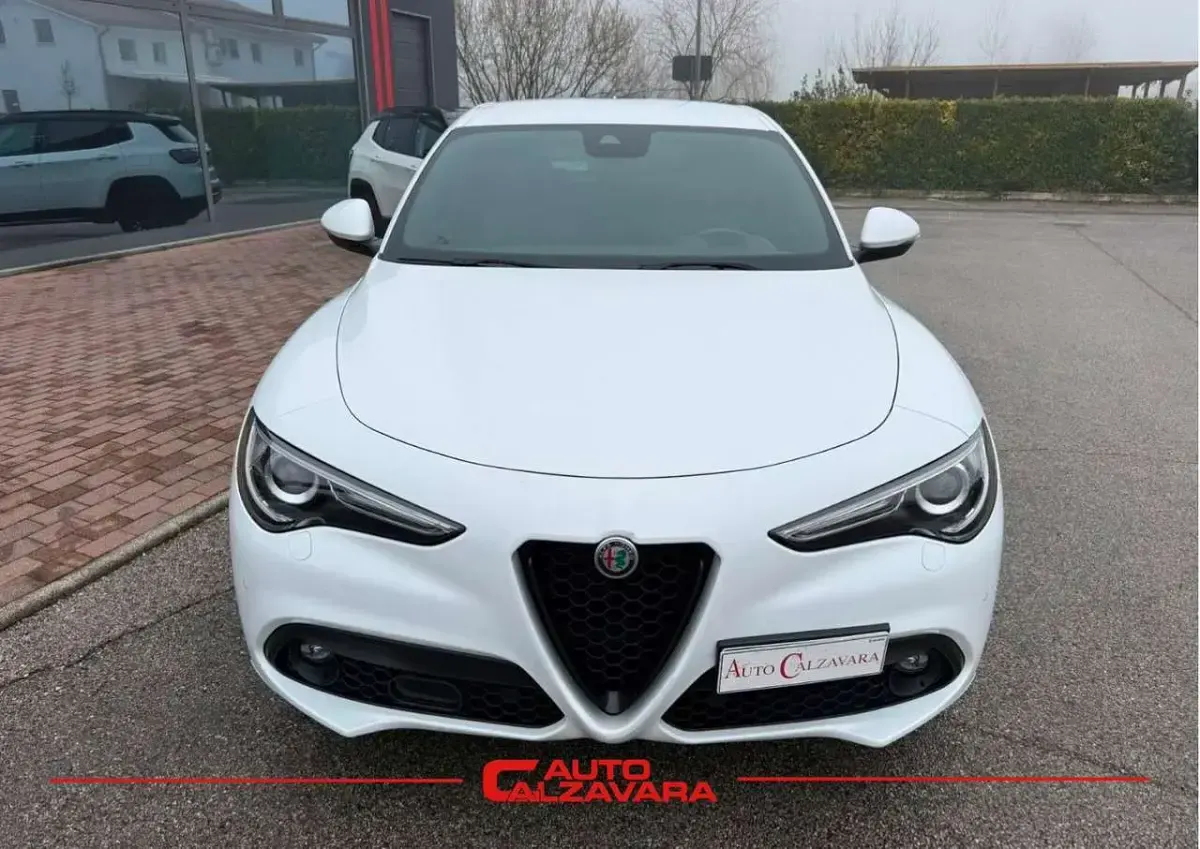 Usata Alfa Romeo Stelvio Veloce 209 CV (153 kW) 2021 Bianco alfa SUV