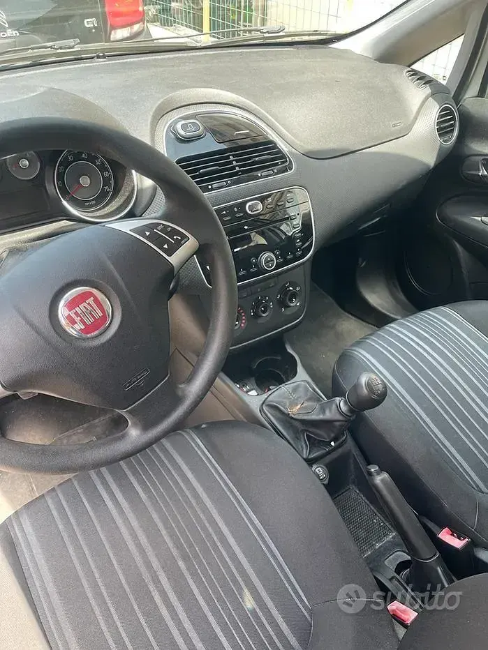 Usata Fiat Punto Evo Active 69 CV (50 kW) 2011 Grigio Utilitaria