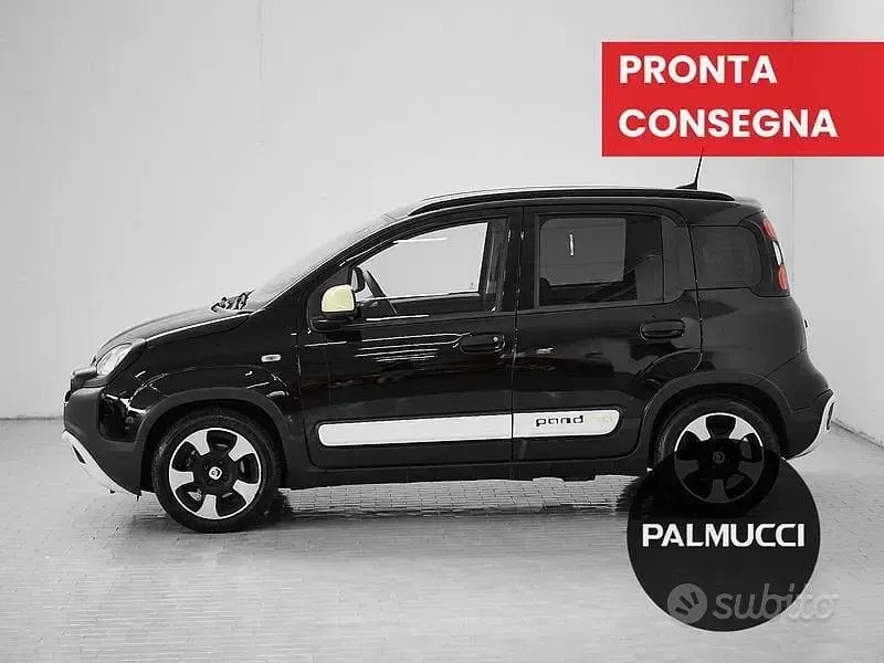 Usata Fiat Panda Cross 70 CV (51 kW) 2025 Nero Utilitaria
