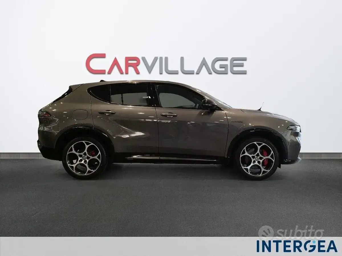Nouă Alfa Romeo Tonale Veloce 131 CP (96 kW) 2026 Gri SUV