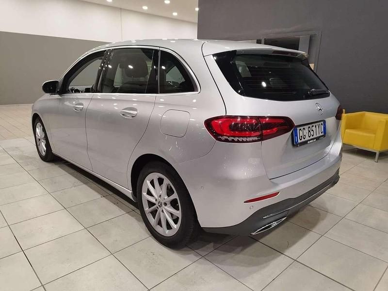 Usata Mercedes B200 150 CV (110 kW) 2019 Argento Monovolume
