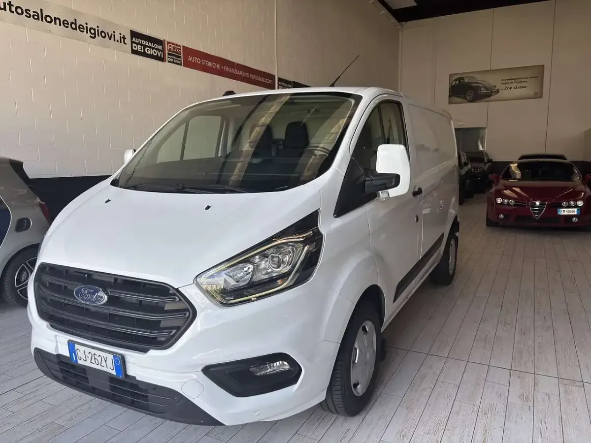 Usata Ford Transit Custom 131 CV (96 kW) 2022 Bianco ford Furgone