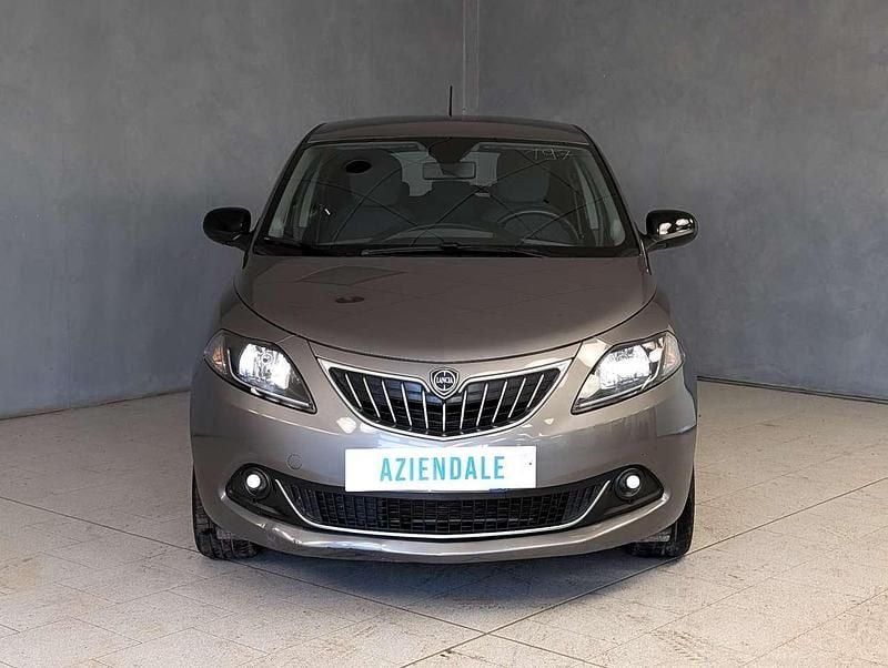Usata Lancia Ypsilon Gold 70 CV (51 kW) 2023 Grigio Utilitaria