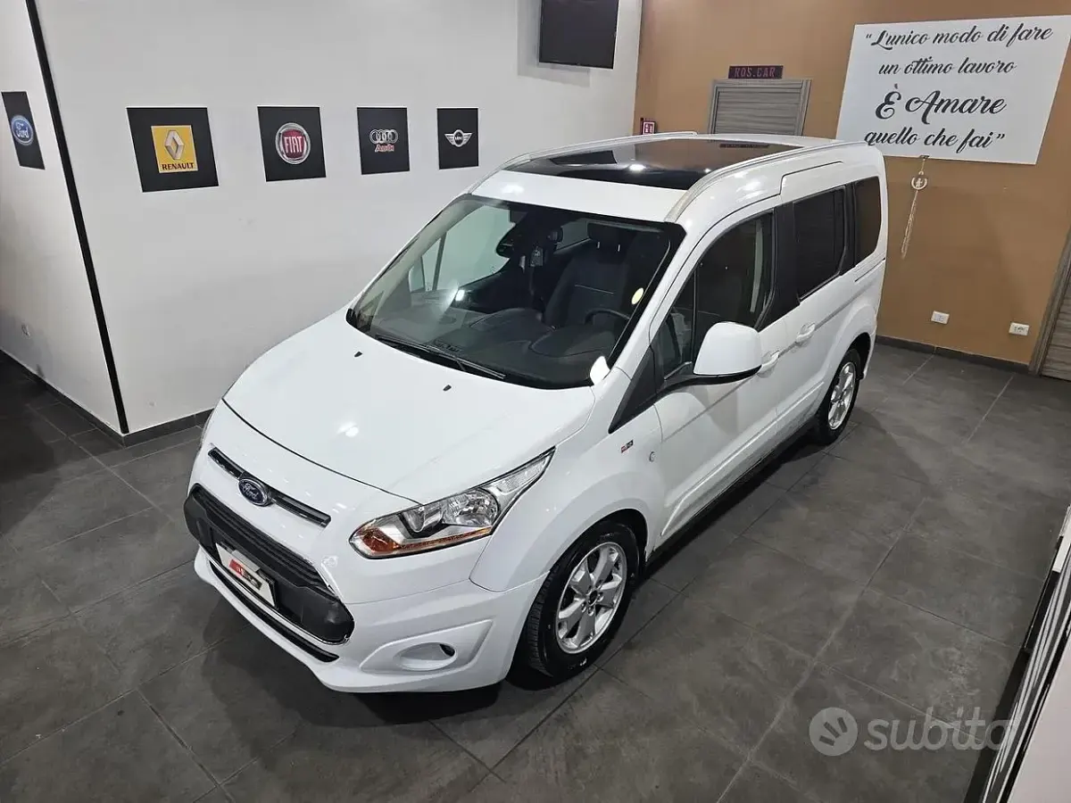 Usata Ford Tourneo Connect Titanium 116 CV (85 kW) 2015 Bianco Monovolume
