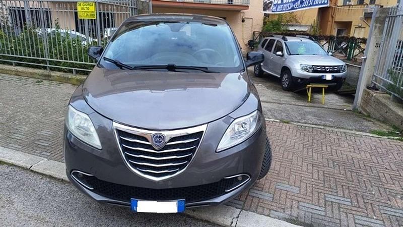 Usata Lancia Ypsilon Gold 95 CV (69 kW) 2012 Grigio Utilitaria