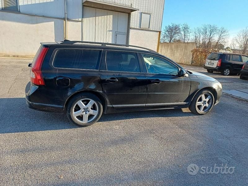 Usata Volvo V70 185 CV (136 kW) 2008 Nero Station wagon