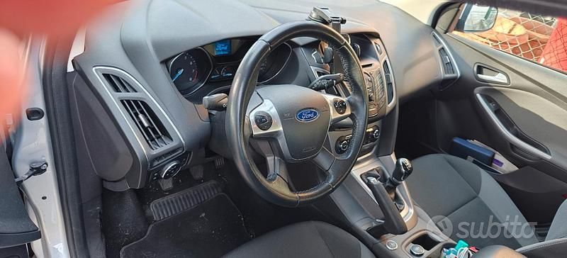 Usata Ford Focus 2014 Grigio Station wagon