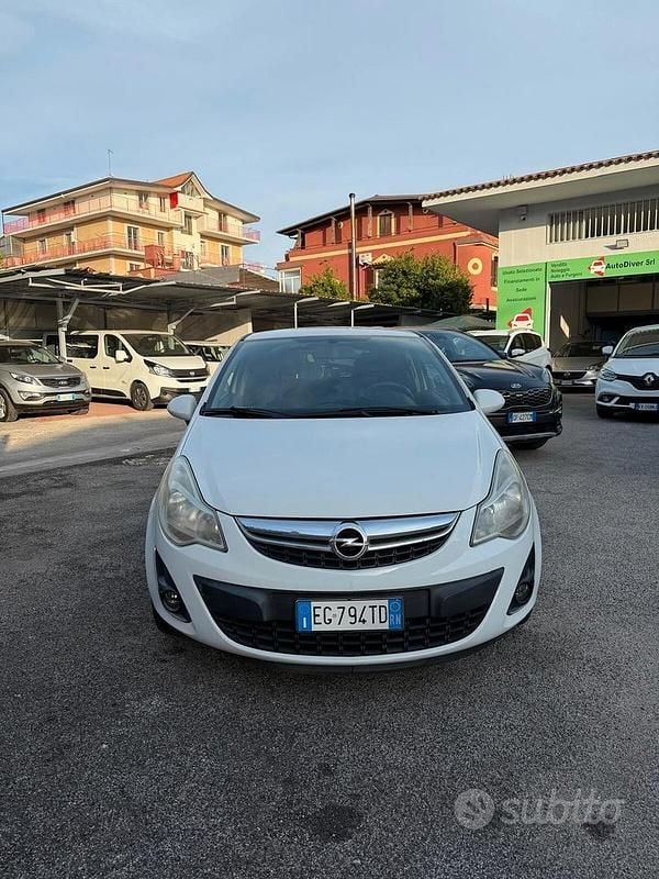 Usata Opel Corsa 85 CV (62 kW) 2011 Bianco Utilitaria