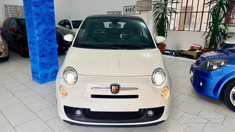 Usata Abarth 500C 135 CV (99 kW) 2012 Bianco Cabrio