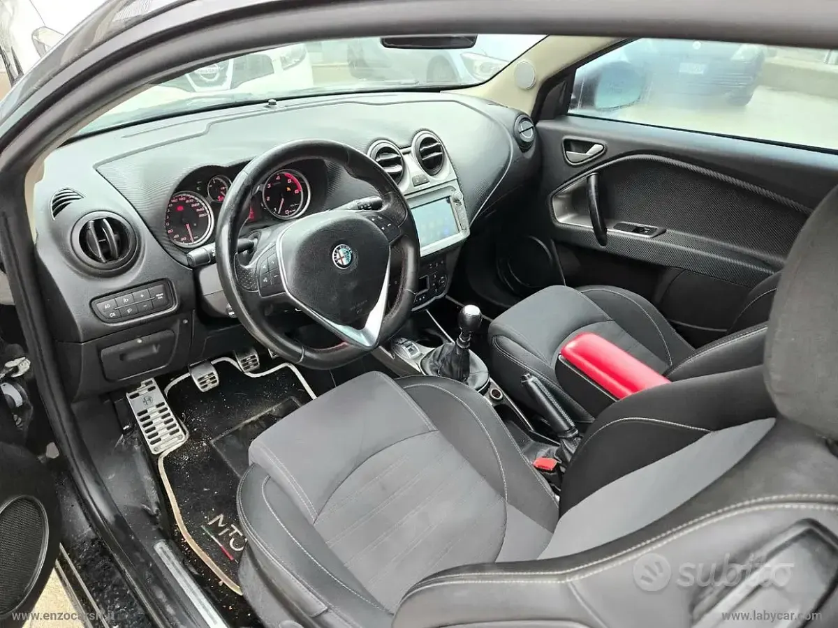 Begagnad Alfa Romeo MiTo Distinctive 120 HK (88 kW) 2008 Svart Halvkombi