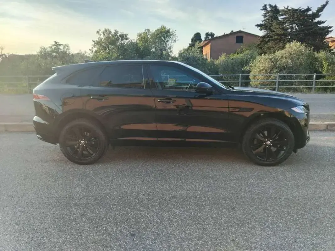 Usata Jaguar F-Pace R-Dynamic 204 CV (150 kW) 2023 Nero SUV