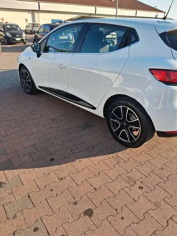 Usata Renault Clio IV 75 CV (55 kW) 2016 Berlina