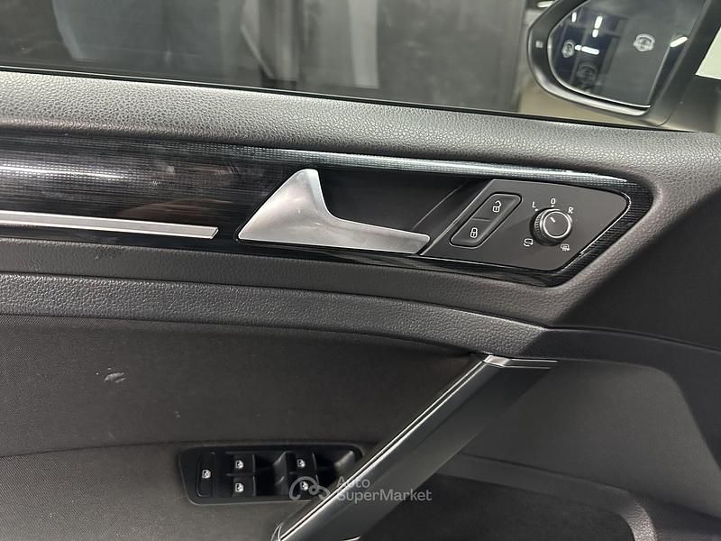 Usata VW Golf VII Highline 116 CV (85 kW) 2017 Bianco Berlina