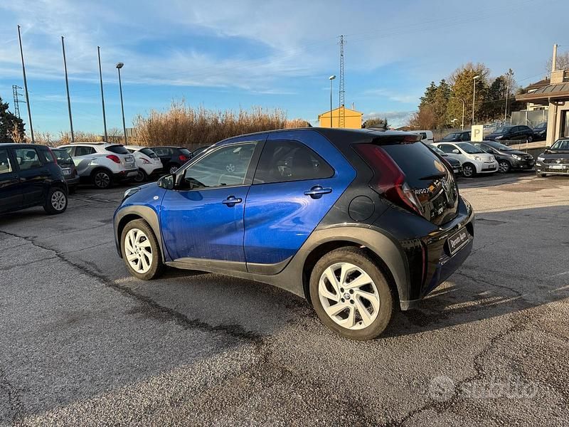 Usata Toyota Aygo X Lounge 72 CV (52 kW) 2022 Blu SUV