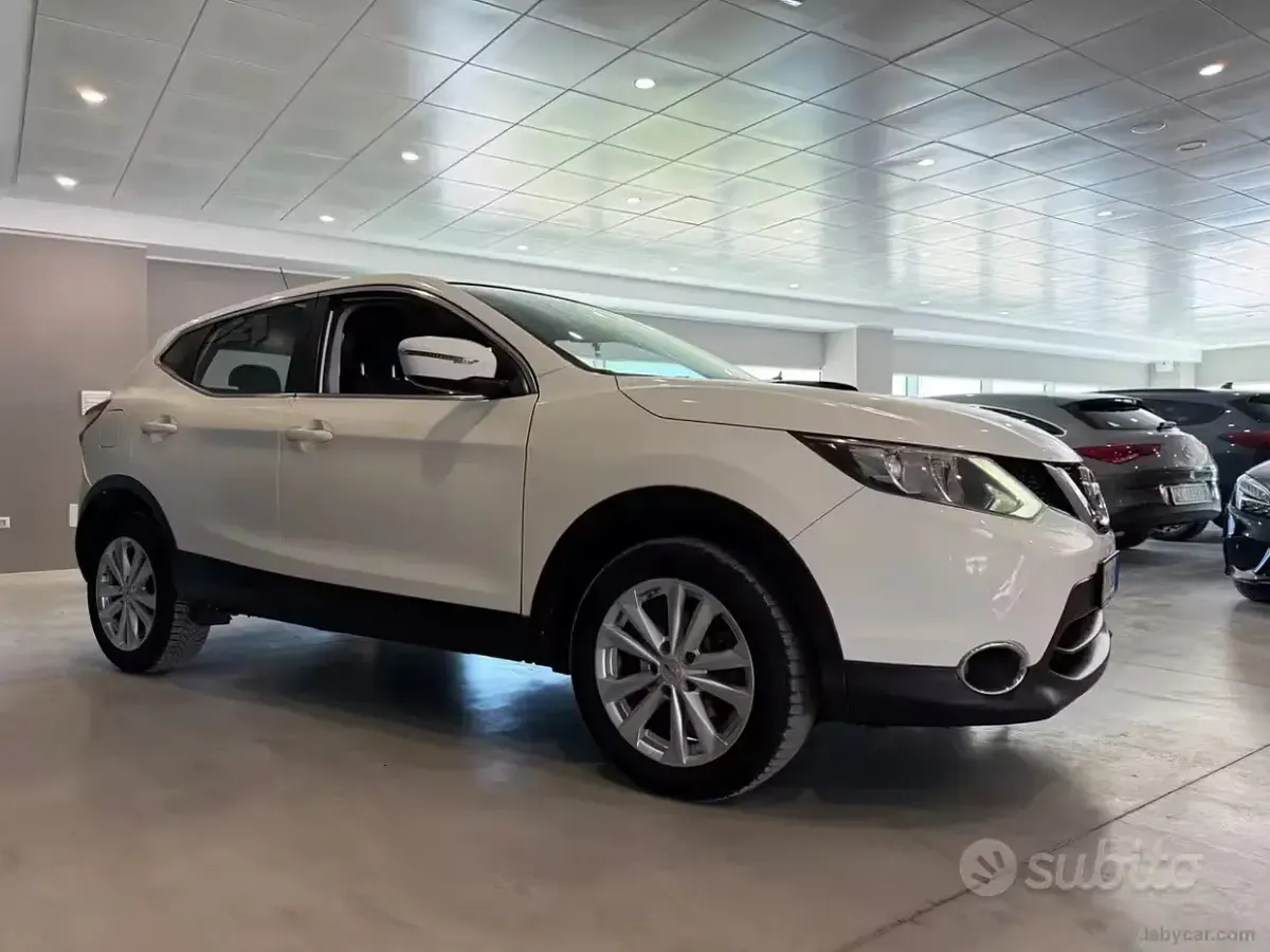 Usata Nissan Qashqai Visia 110 CV (80 kW) 2015 Bianco SUV