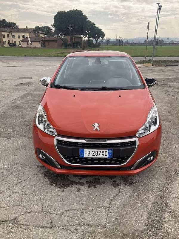 Usata Peugeot 208 Allure 75 CV (55 kW) 2016 Utilitaria