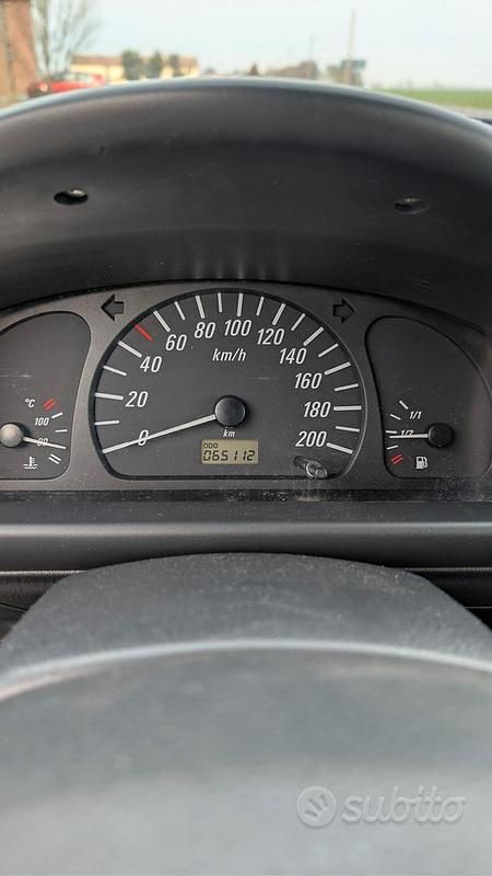 Usata Opel Agila 60 CV (44 kW) 2007 Blu Monovolume