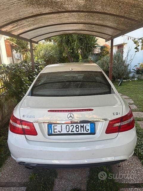 Gebraucht Mercedes E220 Avantgarde 170 PS (125 kW) 2011 Weiß Coupé