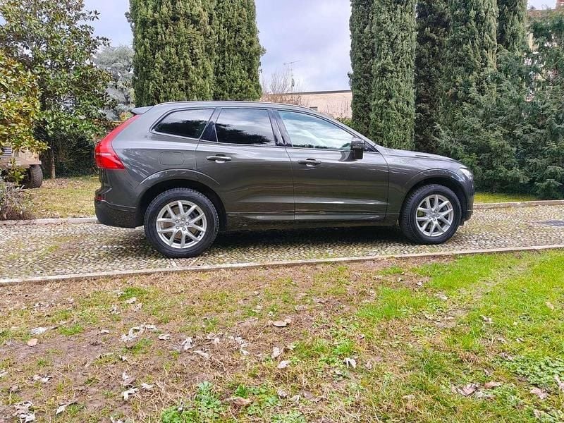 Usata Volvo XC60 Momentum 303 CV (222 kW) 2019 Verde SUV