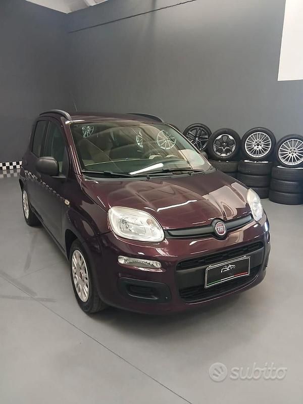 Usata Fiat Panda Lounge 69 CV (50 kW) 2012 Mirtillo Utilitaria