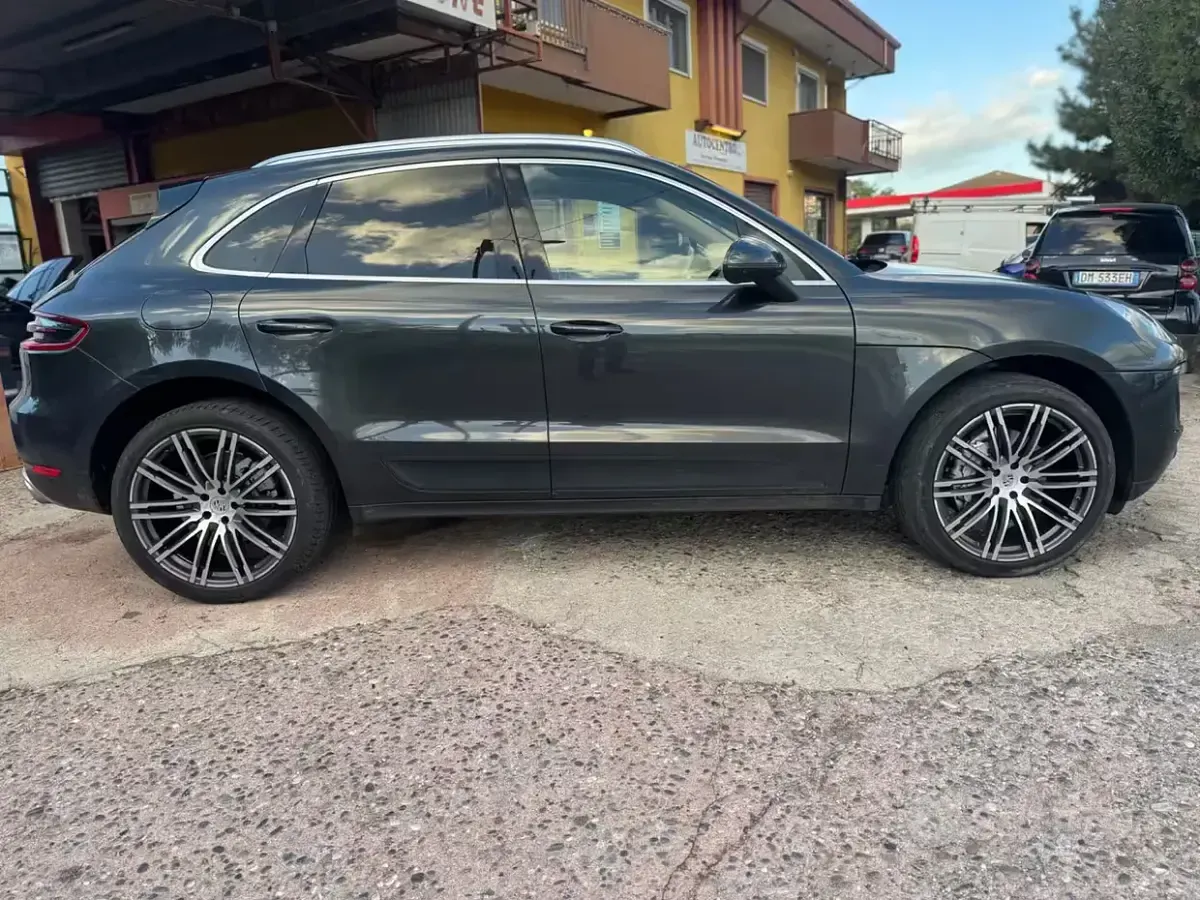 Usata Porsche Macan 250 CV (183 kW) 2017 Grigio SUV