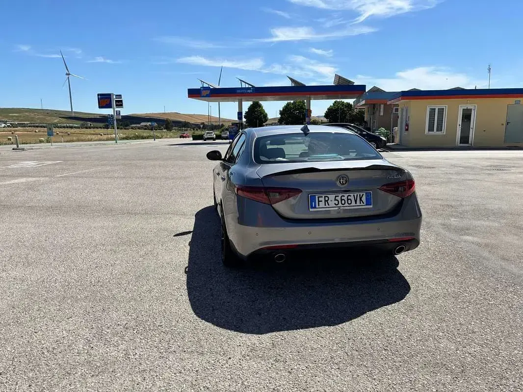 Usata Alfa Romeo Giulia Super 179 CV (131 kW) 2018 Grigio Berlina