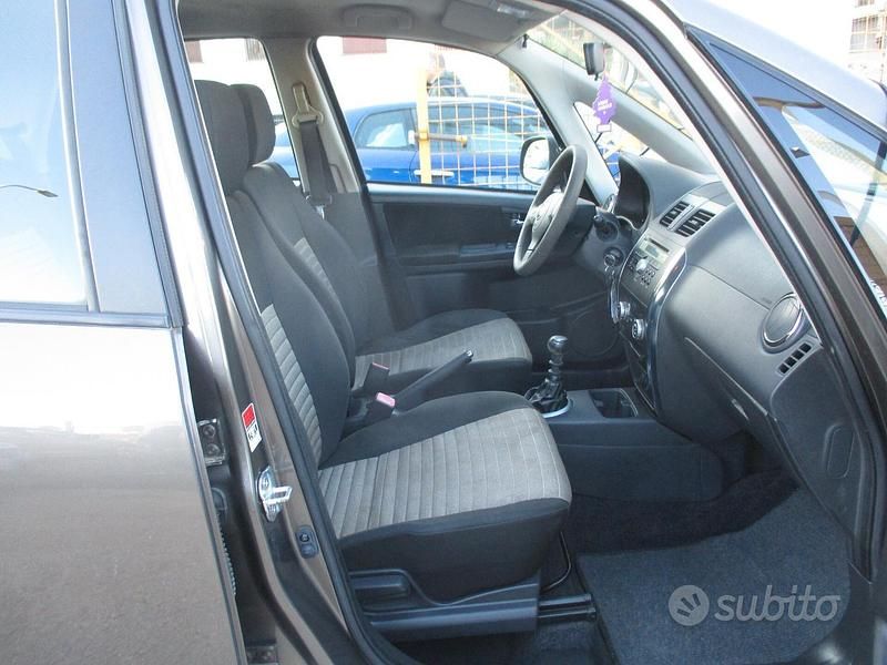 Usata Fiat Sedici 135 CV (99 kW) 2011 Grigio SUV