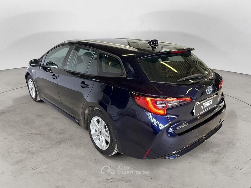 Usata Toyota Corolla Business Edition 122 CV (89 kW) 2022 Blu Station wagon