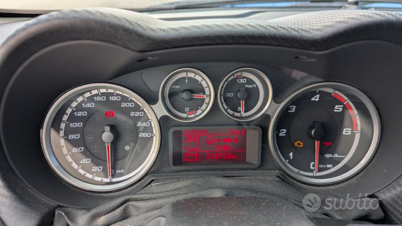 Usata 2009 Alfa Romeo MiTo Due volumi | 1900 € (Buon prezzo) - Immagine 1/4