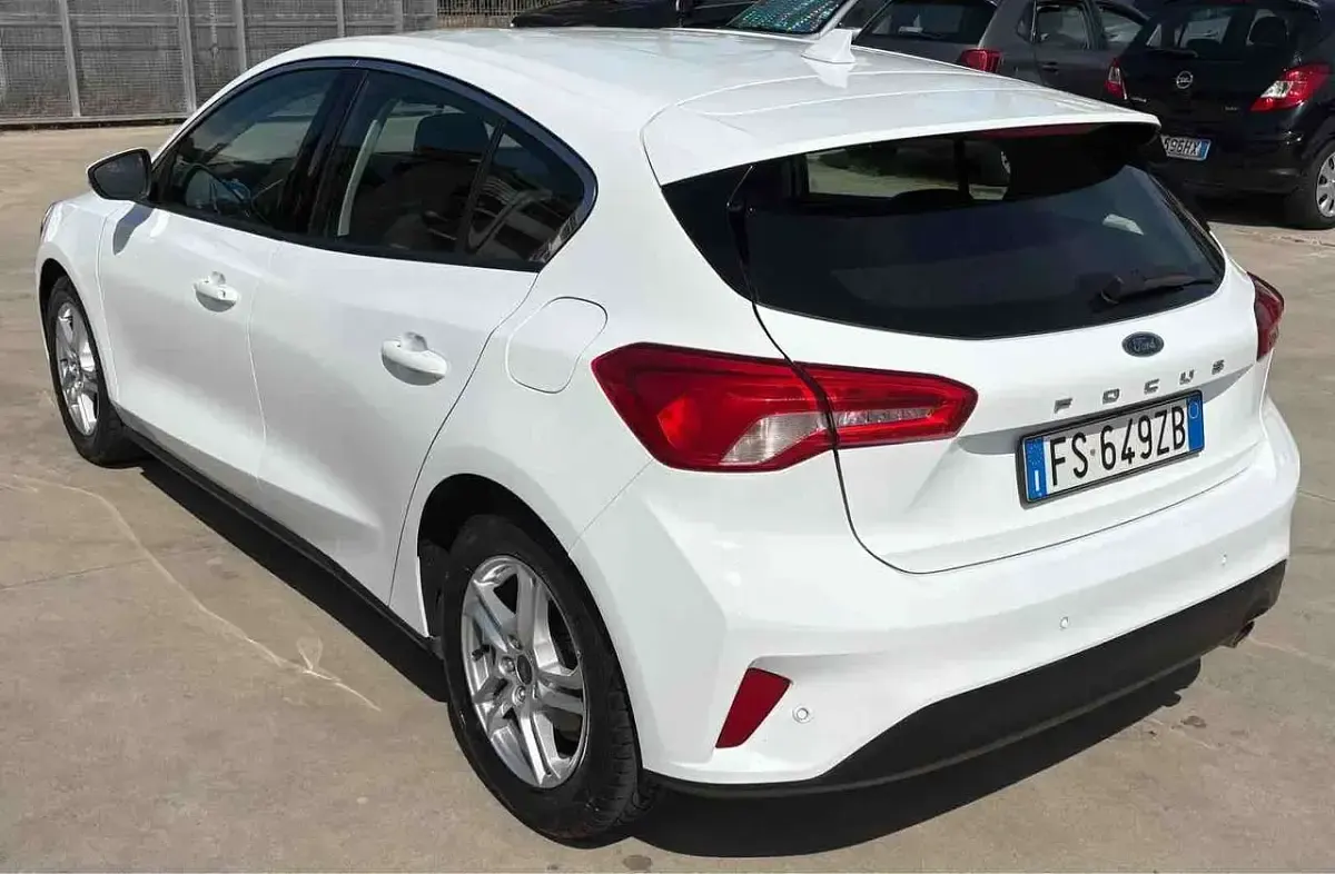 Usata Ford Focus 101 CV (74 kW) 2018 Bianco Berlina