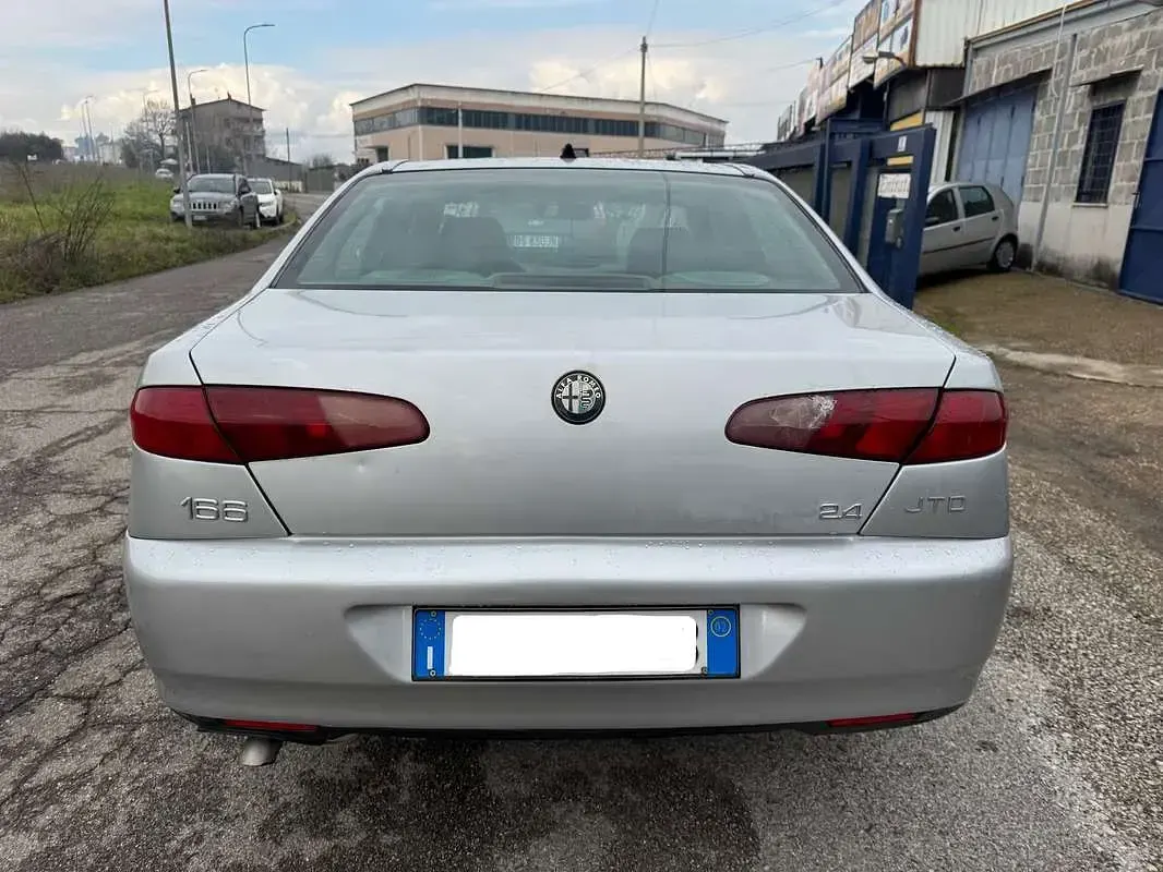 Usata Alfa Romeo 166 Distinctive 150 CV (110 kW) 2002 Berlina
