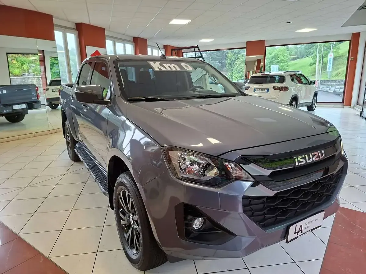 Nuova Isuzu D-Max 163 CV (119 kW) 2026 Islay gray Pick-up