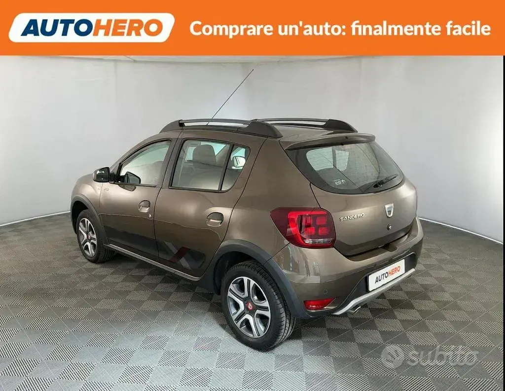 Usata Dacia Sandero Stepway 95 CV (69 kW) 2019 Marrone Berlina