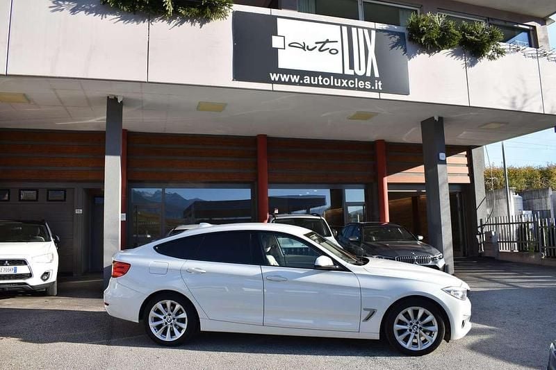 Bianco Usata 2015 BMW 320 Gran Turismo Sport Line Tre volumi | 10.999 € (Super prezzo) - Immagine 1/4