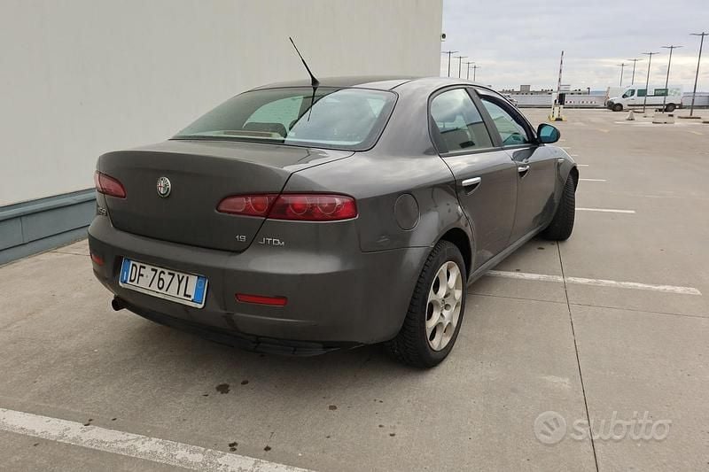 Usata Alfa Romeo 159 Progression 150 CV (110 kW) 2007 Grigio Berlina