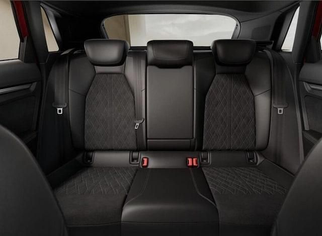 Nuova Audi A3 S-Line 150 CV (110 kW) 2025 Rosso progressivo metallizzato