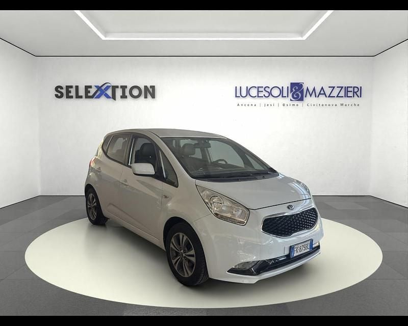 Usata Kia Venga Active 89 CV (65 kW) 2017 Bianco Utilitaria